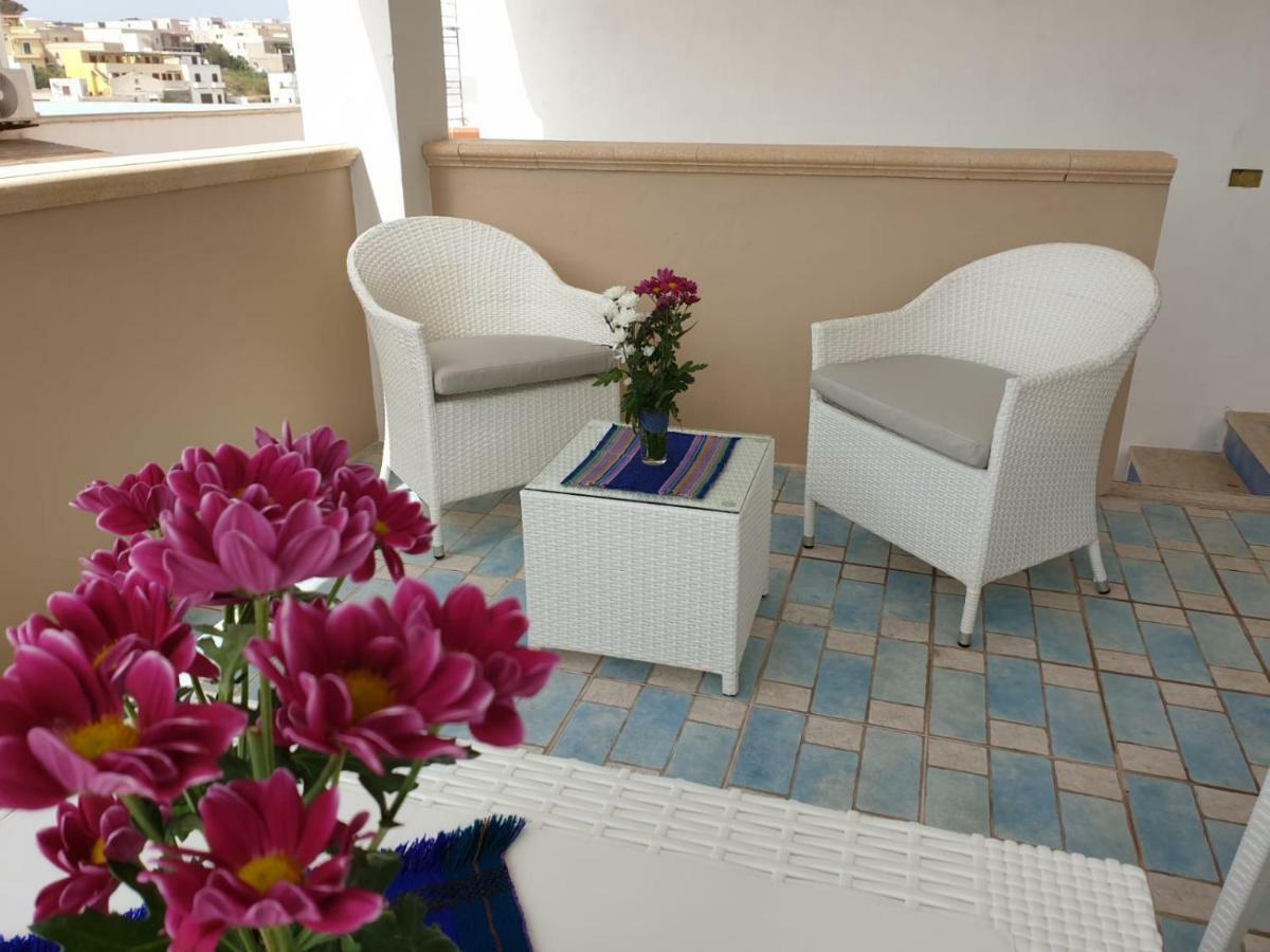 B&B Una Favola Di Mare ลัมเปดูซา ภายนอก รูปภาพ